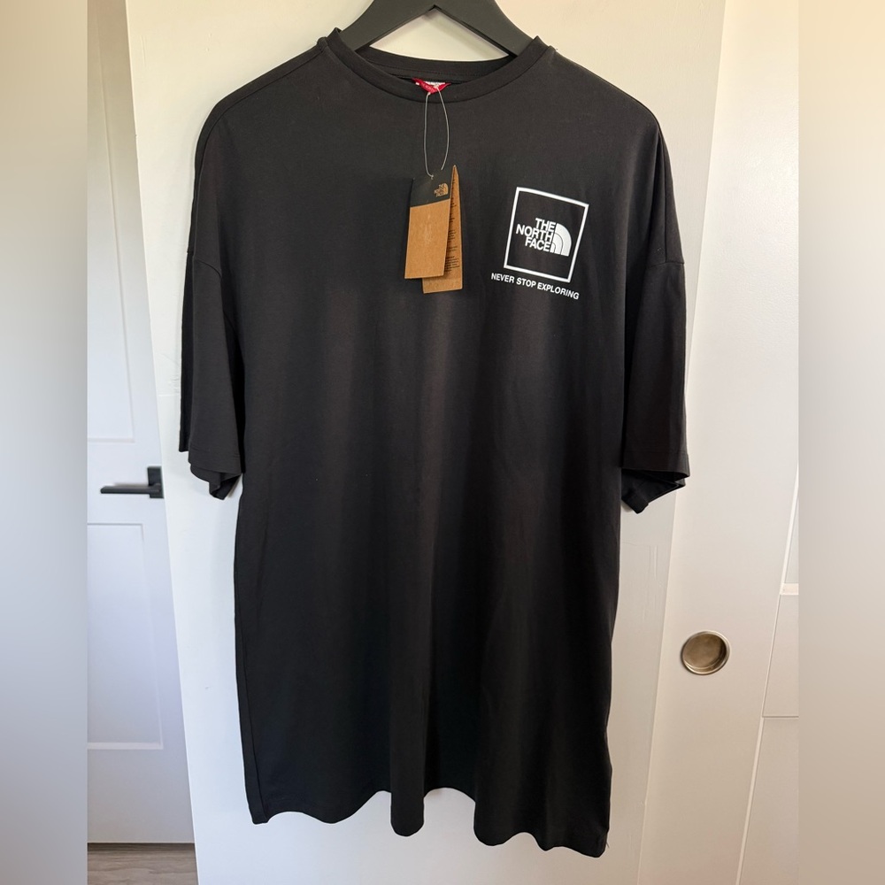 NWT North Face Never Stop Exploring Tee Women’s Size Small (Oversized) P2P 23.5”